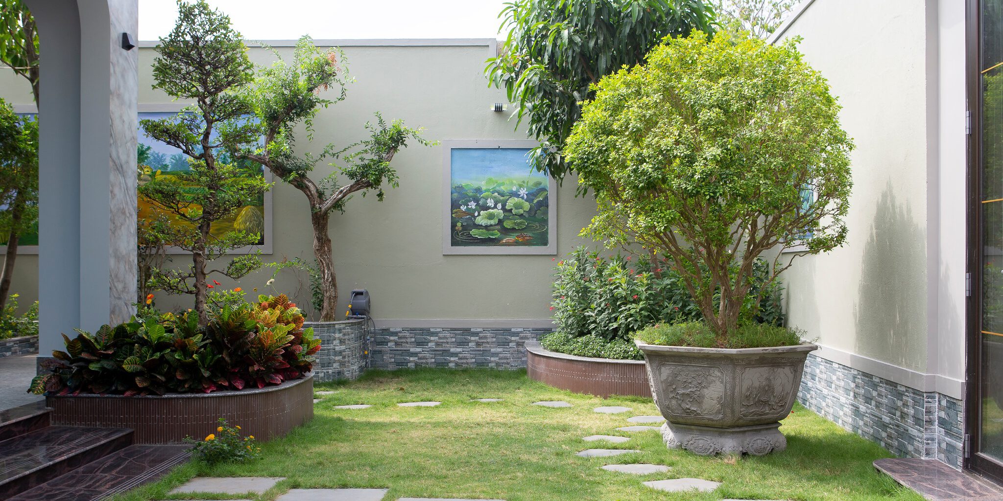 Nhà phố có sân vườn